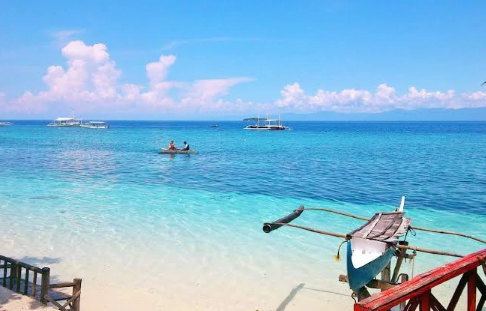Panagsama Beach in Moalboal  Pictures